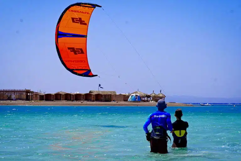 Learning to control the windsurfing kite