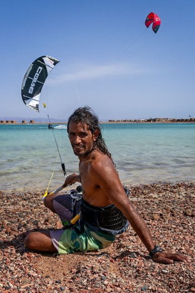 Flying Kite One Handed